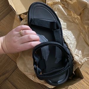 NEW IN BOX BLACK TEVAS